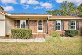 3304 Redfox Rd in Spring Lake, NC - Building Photo - Building Photo