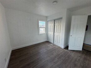 942 E 43rd Pl-Unit -2 in Los Angeles, CA - Building Photo - Building Photo