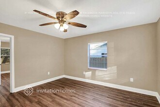 8718 N Mandarine Pl in Tampa, FL - Building Photo - Building Photo