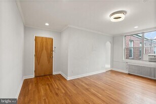 939 Longfellow St NW in Washington, DC - Building Photo