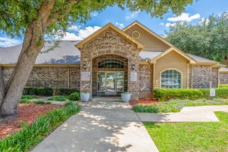 Park at Cliff Creek in Dallas, TX - Foto de edificio - Building Photo