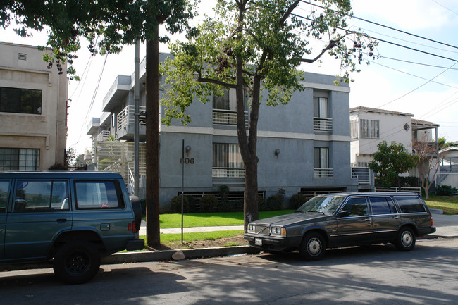 606 E Elk Ave in Glendale, CA - Building Photo - Building Photo