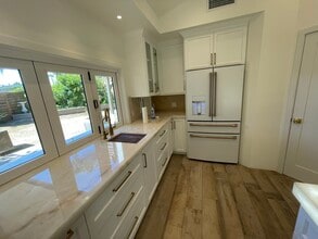 1046 Sidonia St in Encinitas, CA - Foto de edificio - Building Photo