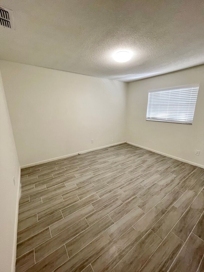 property at 605 N Stella Ave
