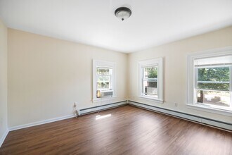 312 W Madison Ave in Dumont, NJ - Building Photo - Building Photo