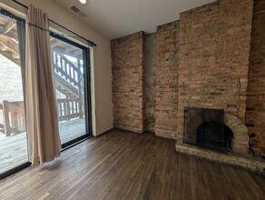 600 W Surf St, Unit 3 in Chicago, IL - Building Photo - Building Photo