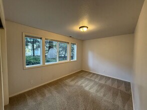 3834 Brighton Ave in Eugene, OR - Building Photo - Building Photo