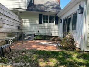 629 NY-208 in Gardiner, NY - Building Photo - Building Photo