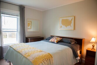 90 Longwood Avenue, Unit Apt 1 in Manchester, NH - Building Photo - Building Photo