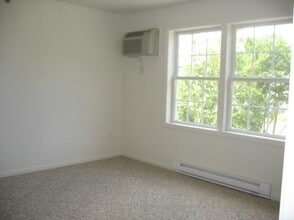 7 New St in Danbury, CT - Building Photo - Building Photo