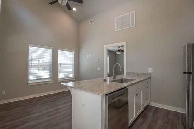 748 N Honey Locust Bnd in Fayetteville, AR - Building Photo - Building Photo