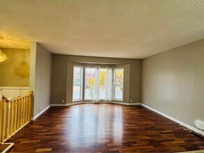 15 Falmead Rd NE in Calgary, AB - Building Photo - Building Photo