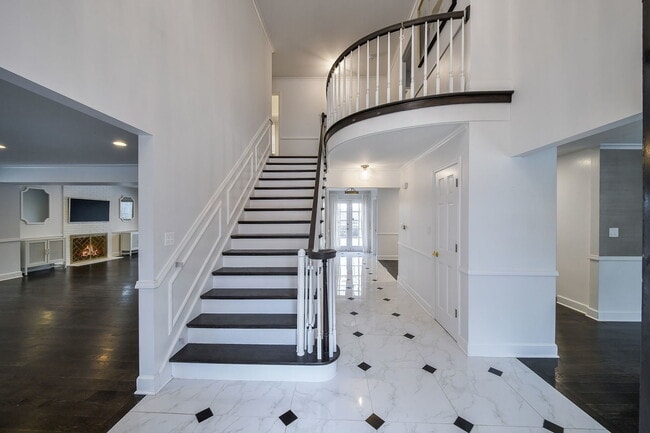 945 Anne Rd in Naperville, IL - Building Photo - Building Photo