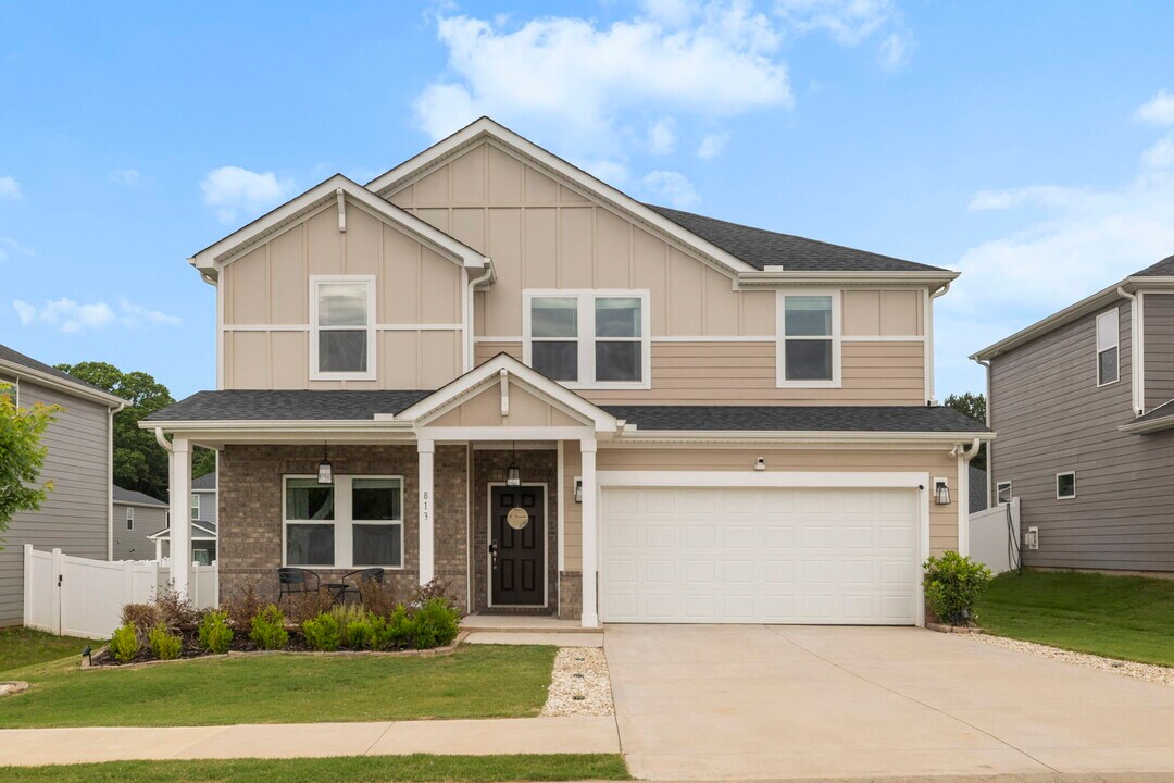 813 Elgon Walk Dr in Fountain Inn, SC - Building Photo
