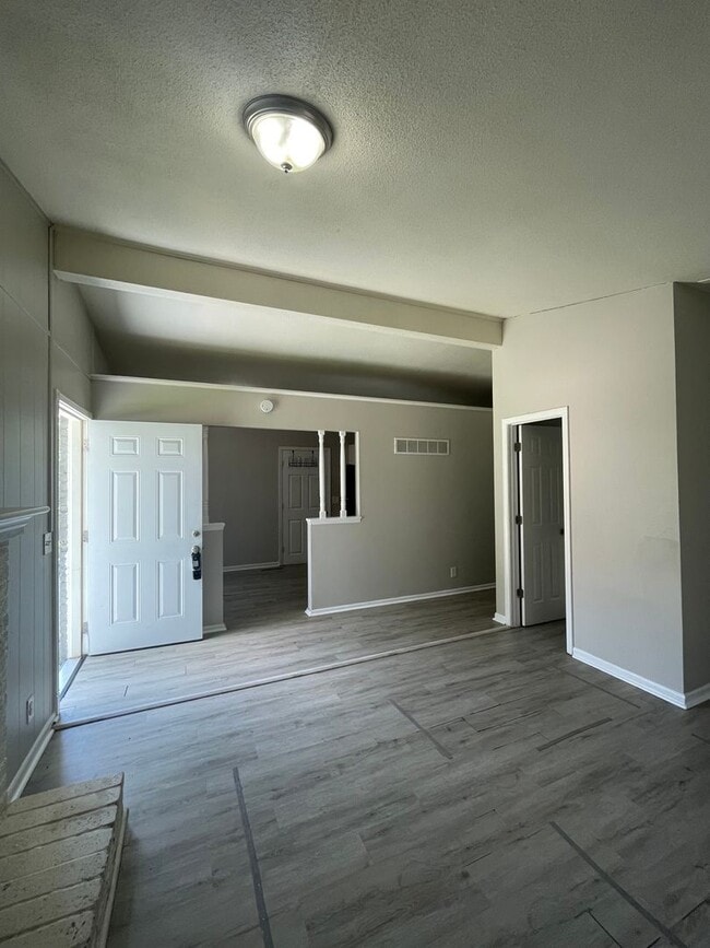5104 S Norfleet Rd in Independence, MO - Building Photo - Building Photo