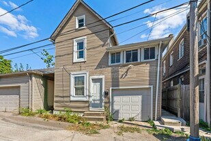 957 Harrison Ave in Columbus, OH - Building Photo