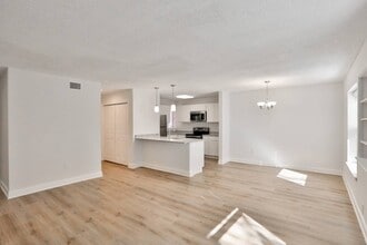 108 High Rock Ave in Saratoga Springs, NY - Building Photo - Building Photo