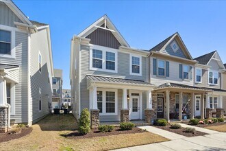 1414 Waltham Ln in Newport News, VA - Building Photo - Building Photo