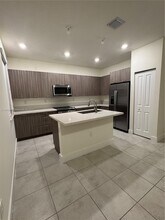 4693 NW 83rd Pl in Doral, FL - Building Photo - Building Photo