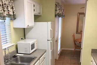 544 Cedarwood Dr, Unit 544 in Mandeville, LA - Foto de edificio - Building Photo