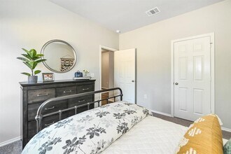 106 Elm in Magnolia, TX - Building Photo - Building Photo