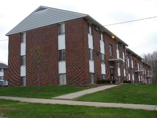 Country Brooke Apartments in Dayton, OH - Foto de edificio - Building Photo