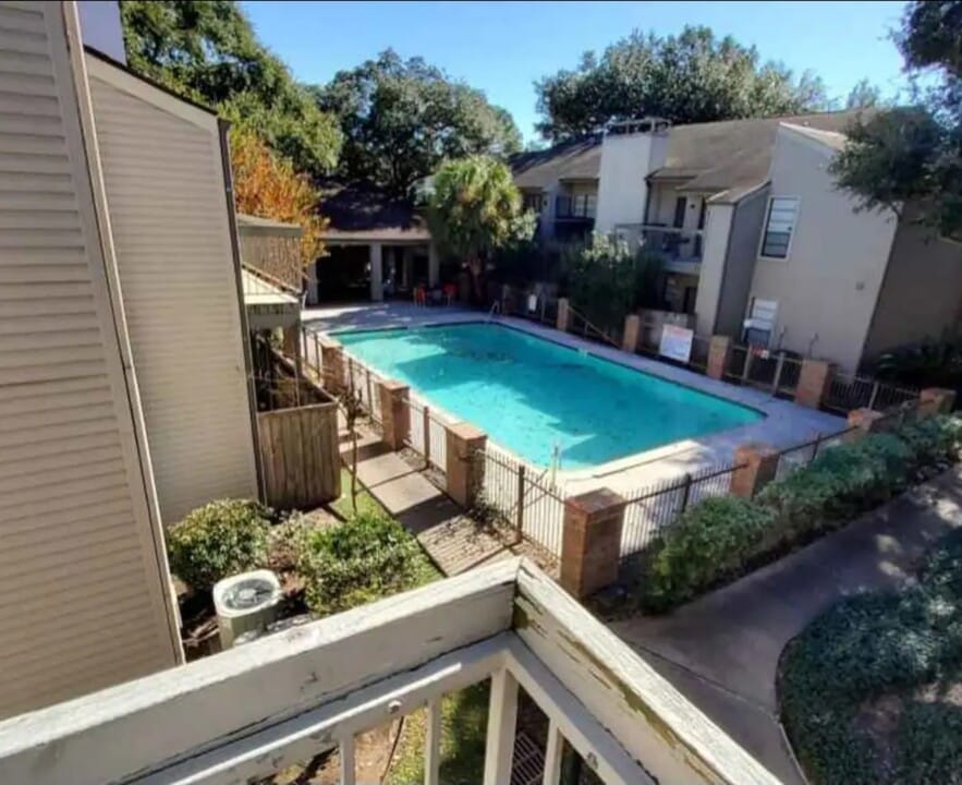 9707 Richmond Ave, Unit Apt Houston in Houston, TX - Building Photo