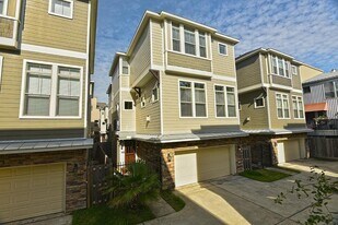 2441 Charleston St in Houston, TX - Building Photo