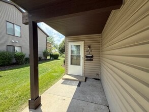 7526 Bristol Ln in Hanover Park, IL - Building Photo - Building Photo