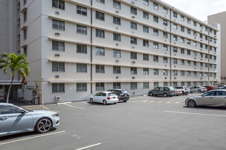 Aoao Ilima West in Honolulu, HI - Foto de edificio - Building Photo