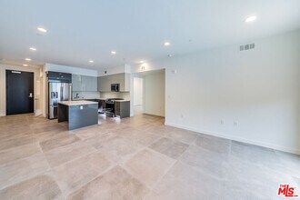 214 Westmoreland Ave in Los Angeles, CA - Building Photo - Building Photo