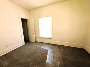 1739 S Water St in Wichita, KS - Foto de edificio - Building Photo