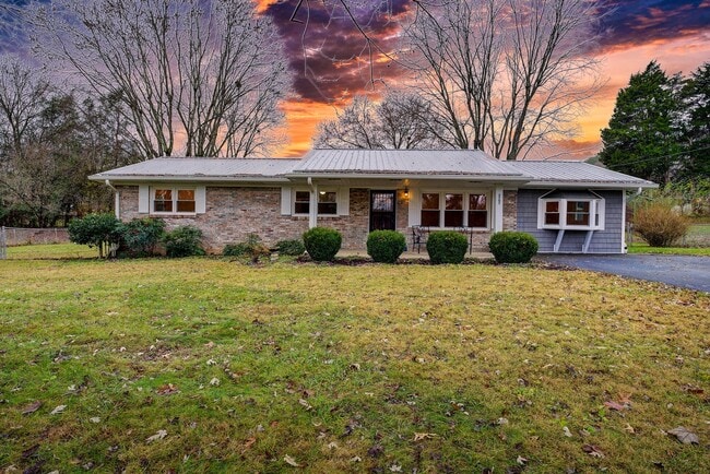 property at 2707 Granbrook Dr