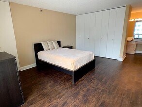 200 N Dearborn St, Unit 2202 in Chicago, IL - Building Photo - Building Photo