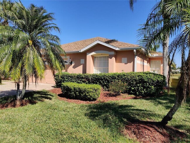 10824 Collar Dr in San Antonio, FL - Building Photo - Building Photo