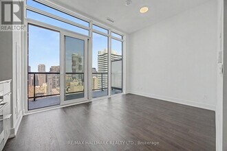 308 Jarvis St in Toronto, ON - Building Photo - Building Photo