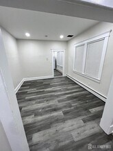 28 Victoria Ave, Unit A in Spotswood, NJ - Foto de edificio - Building Photo