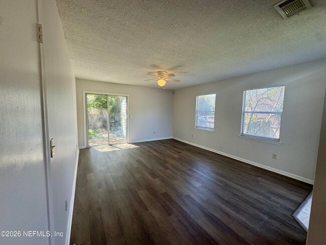 8846 Cavender Dr in Jacksonville, FL - Building Photo - Building Photo