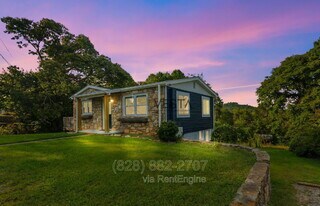 70 Smith Graveyard Rd in Asheville, NC - Building Photo