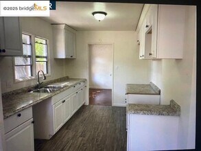 230 Cleaveland Rd in Pleasant Hill, CA - Building Photo - Building Photo