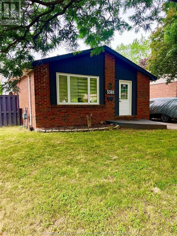 property at 3381 Pineview Cres