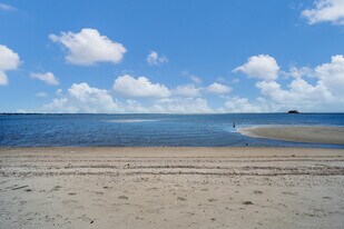 158 Captains Dr in Westbrook, CT - Building Photo