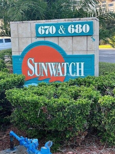 670 Island Way, Unit 400 in Clearwater, FL - Building Photo