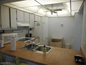 1086 Forest Lakes Dr in Naples, FL - Building Photo - Building Photo