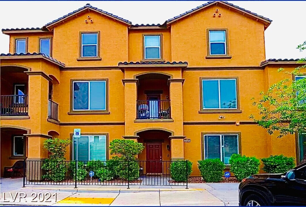 5129 Dubris Dr in Las Vegas, NV - Building Photo