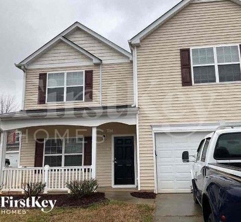 1107 Torrey Pines Ct in Mebane, NC - Foto de edificio