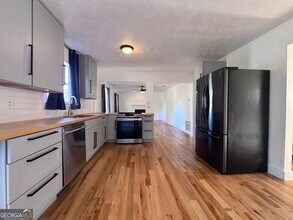 515 Lake Joyce Ln in Fairburn, GA - Building Photo - Building Photo