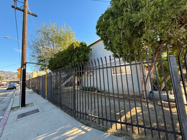13222-13226 Maclay St in San Fernando, CA - Building Photo - Building Photo