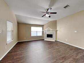 18550 Sunrise Pines Dr in Montgomery, TX - Building Photo - Building Photo