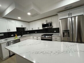 1829 S Kedzie Ave, Unit G in Chicago, IL - Foto de edificio - Building Photo